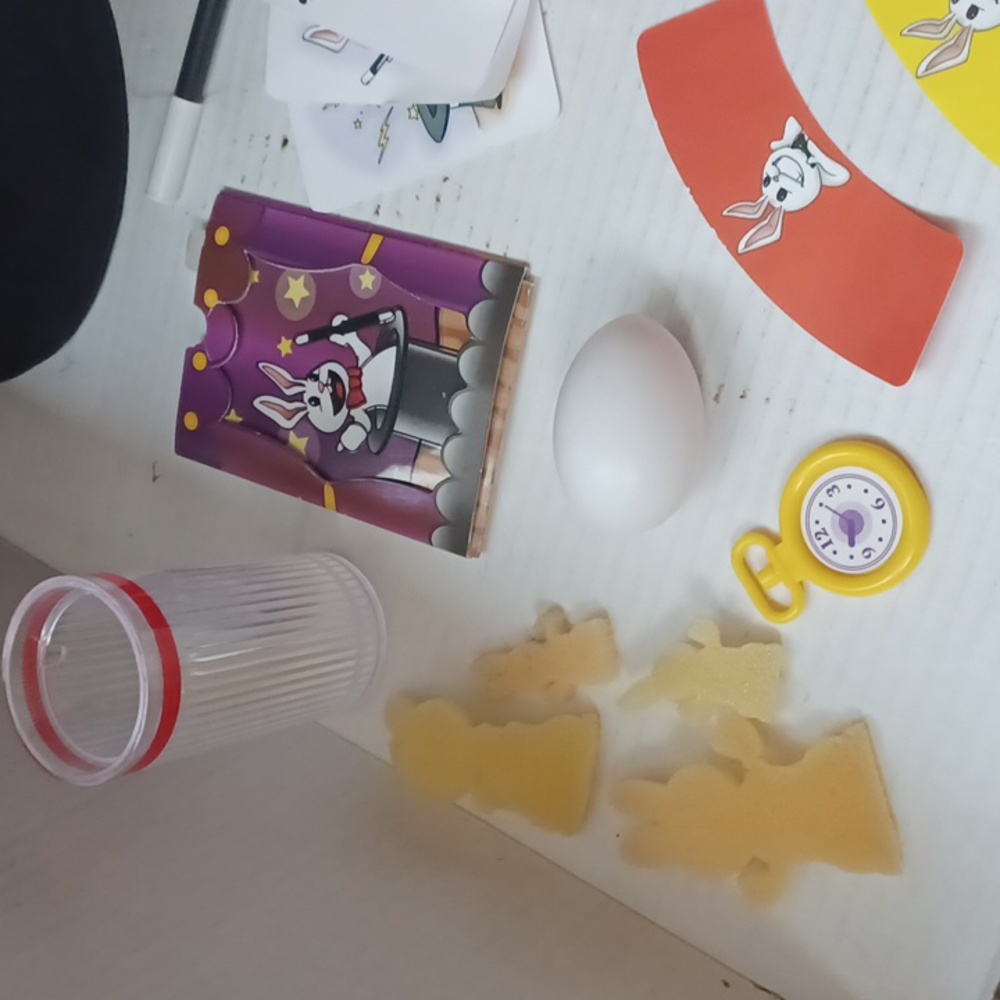 4/$60 Magic Kit With Instrustion Booklet - Picture 6 of 9